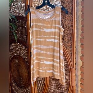 Logo Layers Sleeveless Tan and White Strip
Tie Dye Tank Top Great Condition!